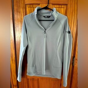 Women’s small north face quarter zip